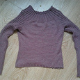 Отдается в дар свитер женский вязаный.