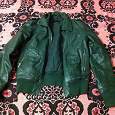Отдается в дар Кожаная зеленая куртка