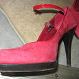 Отдается в дар туфли замшевые красные 39 р. почти новые