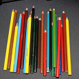 Отдается в дар канцелярское: цветные карандаши и т.п.