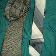 Отдается в дар два галстука под пиджак