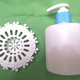 Отдается в дар Для ванной комнаты: диспенсер ручной для мыла, фильтр пластиковый и бордюрная лента