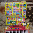 Отдается в дар Детская музыкальная азбука и синтезатор