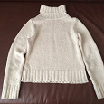Отдается в дар бежевый свитер 46 размера