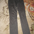 Отдается в дар Брюки-джинсы, плотный стрейч, т.е. на сейчас самое то носить, цвет металлик, размер 44-46 (лучше на бедра 95-98см), рост 165см.