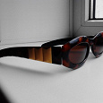Отдается в дар Женские солнцезащитные очки «Lagerfeld»