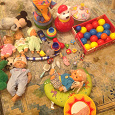 Отдается в дар детские игрушки (до 3-4 лет) и памперсы (размер XL)