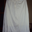 Отдается в дар юбка летняя белая новая и 2 ажурные жилетки к ней 42-44 р.