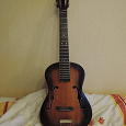 Отдается в дар Акустическая гитара с эфами, требующая восстановления.