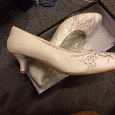 Отдается в дар Белые женские туфли 40 размер