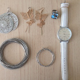Отдается в дар Серьги, браслет, кольцо, часы новые.