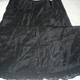 Отдается в дар Юбки черные нарядные размер-евро-38 и 40.