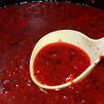 Отдается в дар Соус (кетчуп) томатно-овощной с маринованными огурчиками.