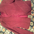Отдается в дар Замшевая красная коротенькая курточка.