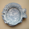 Отдается в дар Декоративные керамические тарелочки голубого оттенка в форме рыб (ручная работа)