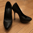 Отдается в дар черные туфли 37 размер