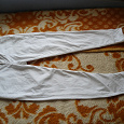 Отдается в дар джинсы белые зауженные размер 42-44