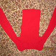 Отдается в дар свитерок красный 42 размер