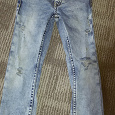 Отдается в дар модные дырявые джинсы 4 года