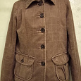 Отдается в дар Светло-коричневая куртка-жакет, утеплённая со стёганной подкладкой, есть внутренний карман, 44-46 р.
