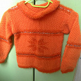 Отдается в дар Вязаные свитерки на девочку 5-6 лет!