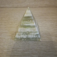 Отдается в дар Пирамидка из оникса
