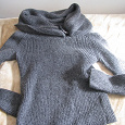 Отдается в дар тёплый женский свитер, качественный, 44-46