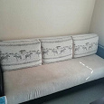 Отдается в дар Бежевый диван с подушками