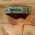 Отдается в дар Летние персиковые брюки Bershka S