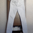 Отдается в дар Белые женские джинсы 44-46.