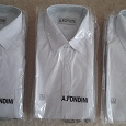 Отдается в дар Классические белые рубашки прямого кроя с длинным рукавом. S, M, L.