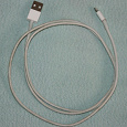 Отдается в дар USB-кабель для продукции Apple
