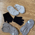 Отдается в дар Детские вязаные тапочки и перчатки 1-3 года