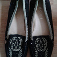 Отдается в дар Черные замшевые туфли, размер 35,5-36, б/у, отличное состояние.