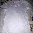 Отдается в дар Две белых футболки для детей.