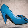 Отдается в дар Голубые туфли. 35 размер
