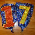 Отдается в дар Два воздушных шарика на 17 лет.