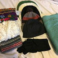 Отдается в дар Утепление: шапки, шарфы, перчатки