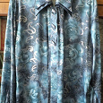 Отдается в дар Женская блузка р.54 тёмно-синего цвета с красивой отделкой воротника