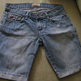 Отдается в дар джинсовые шорты-бриджи, 38-40 размер.