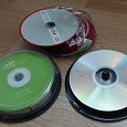 Отдается в дар Чистые CD/DVD диски болванки, 68 штук
