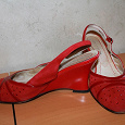 Отдается в дар Туфли красные с открытой пяткой (38 размер)