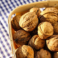 Отдается в дар Грецкие орехи — 3,5 кг в шкарлупе прошлогодние.