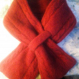 Отдается в дар Тёплый короткий шарфик с петелькой.