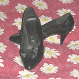 Отдается в дар Туфли женские чёрный лак, размер 39 (7).