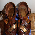 Отдается в дар классные летние туфли в греческом стиле, производство Бразилия, р. 36,5-37 на узкую ногу