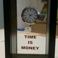 Отдается в дар Копилка с часами «Время — деньги»