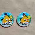 Отдается в дар Значки с Чаком из Angry Birds