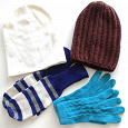Отдается в дар Зимнее: шапки, перчатки