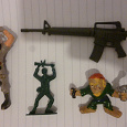 Отдается в дар Мелкие игрушки военная тема
